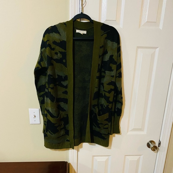 🚨🔥Fatigue Cardigan🚨🔥 Ladies - Picture 2 of 3
